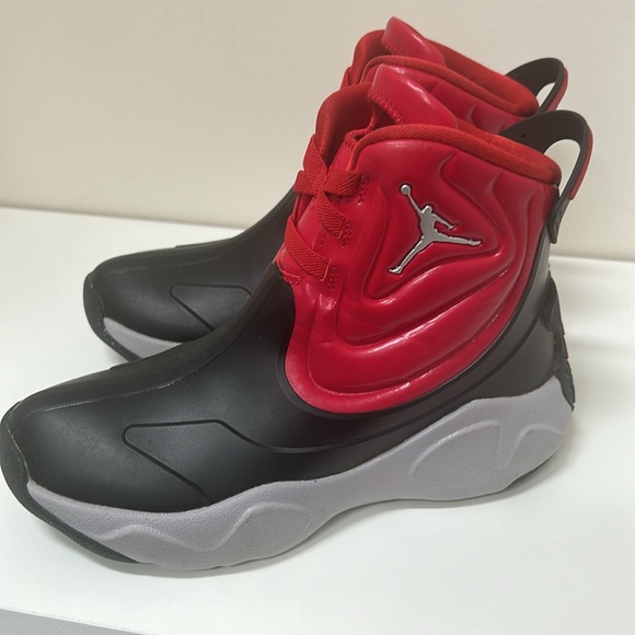 PS) Air Jordan Drip 23 Rain Boot 'Bred' CT5798-006 - Picture 4 of 5
